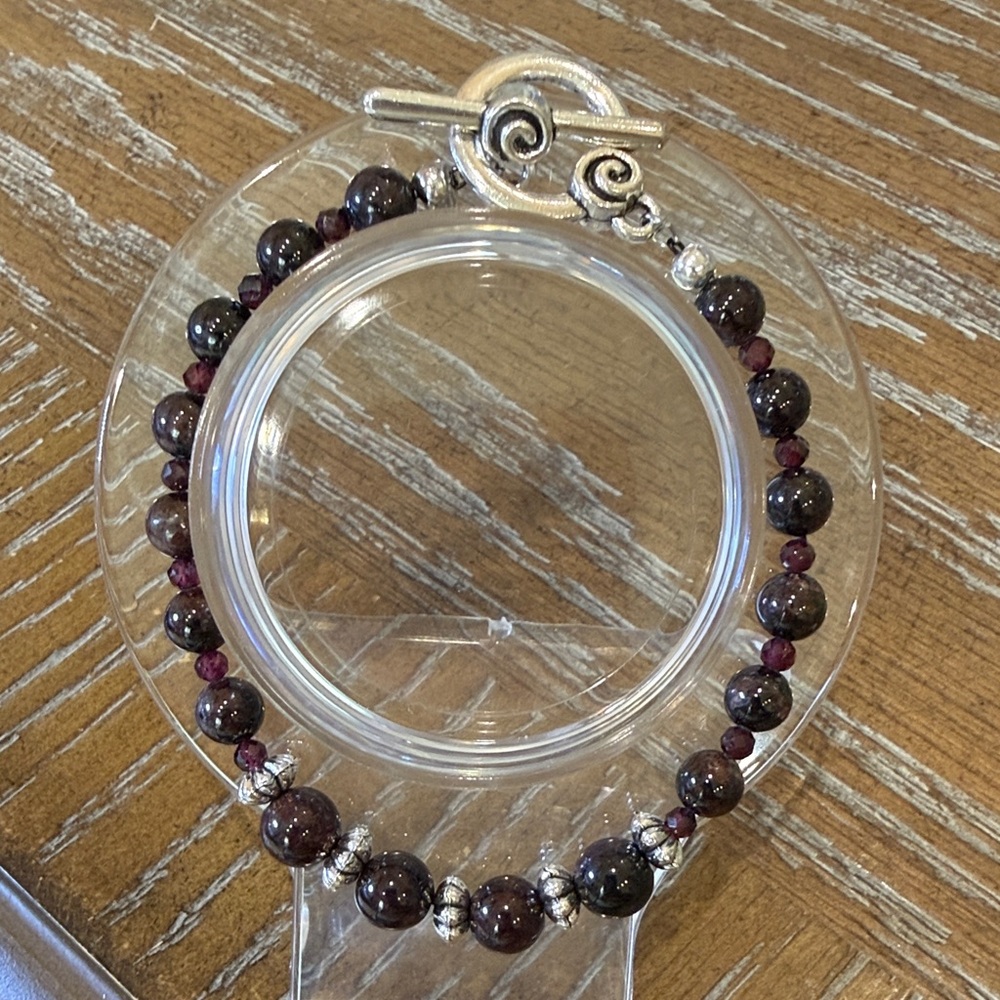 Elegant Garnet Beaded Bracelet